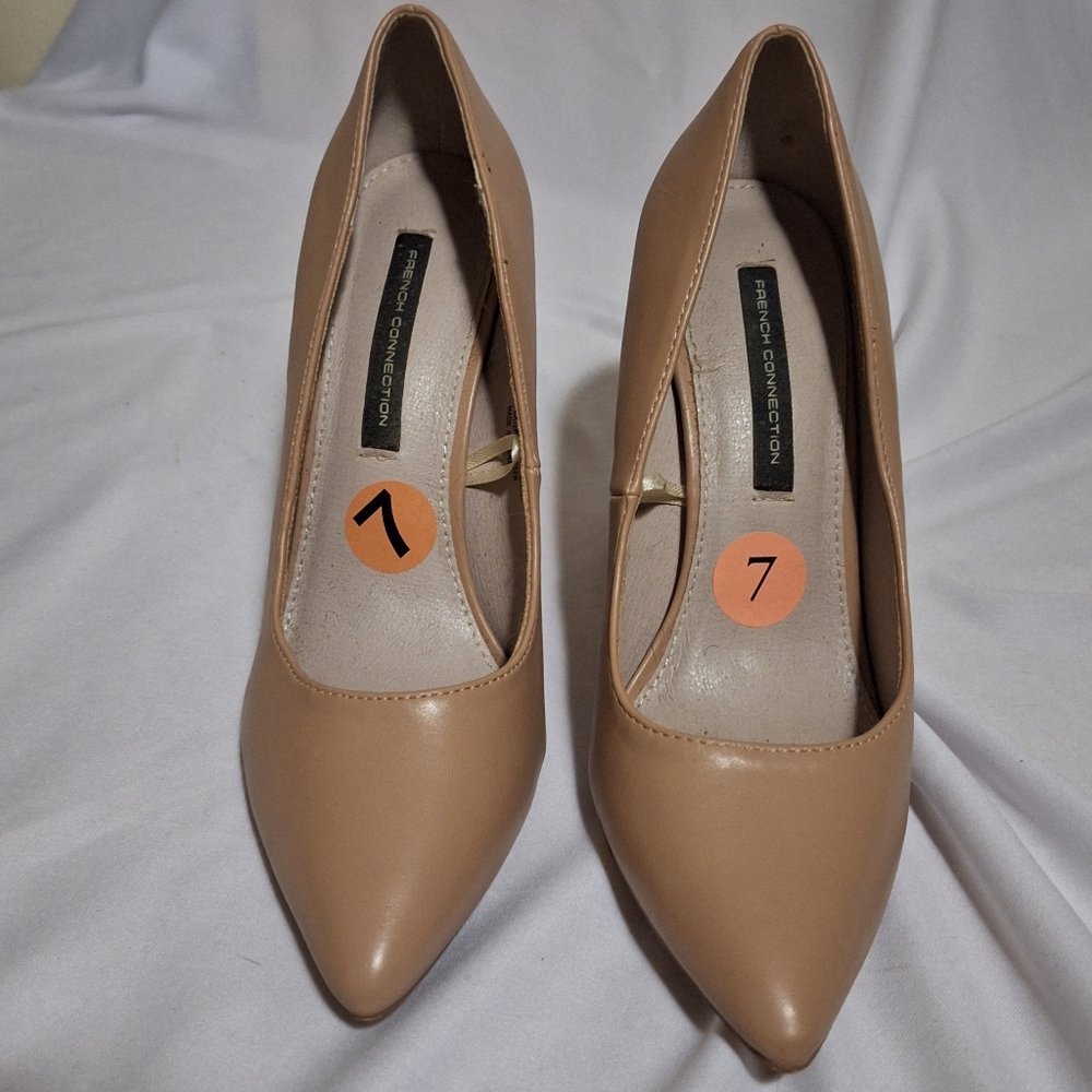 French Connection Women's Beige Heels Sz 7 3in Heel